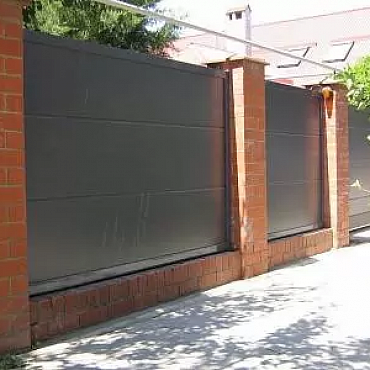 Заборная секция серии Prestige 2200×1600 Alutech